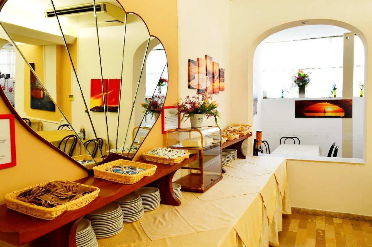 Hotel Cirene Rimini 3*,